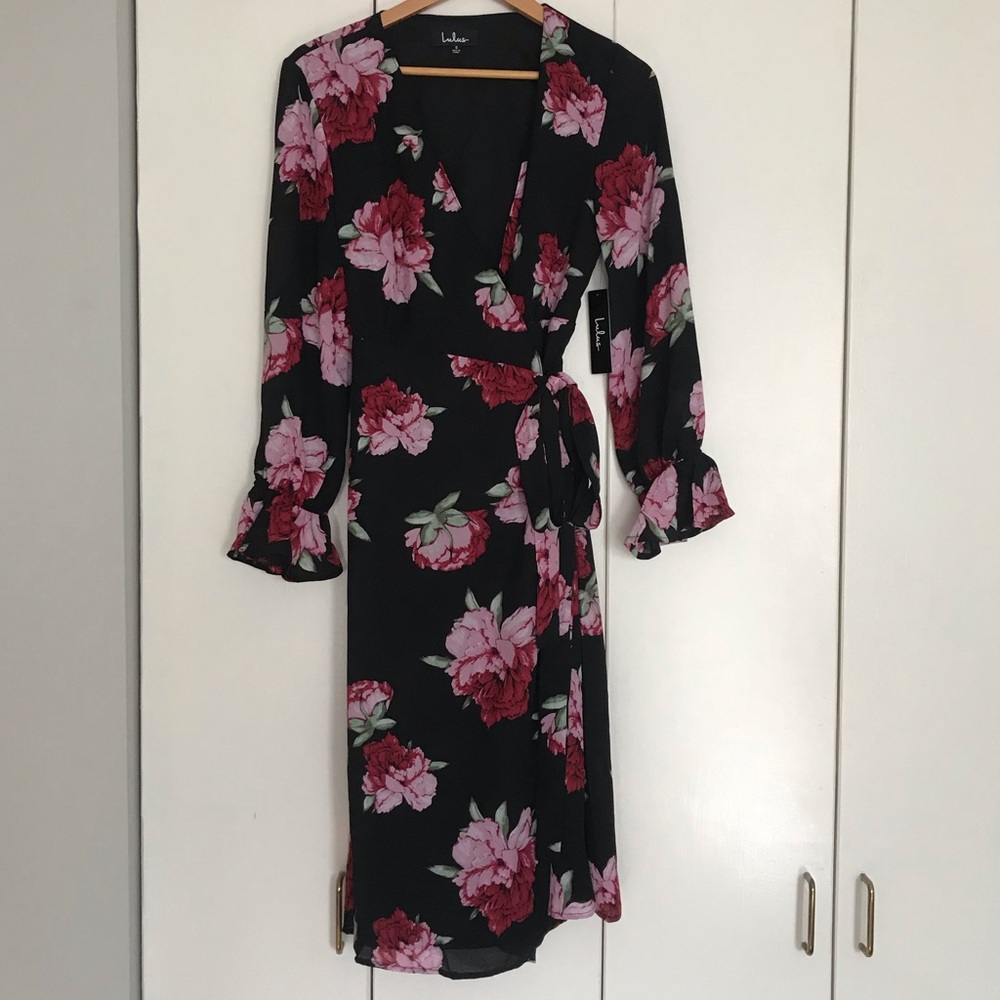 Brand new Lulu’s floral wrap dress